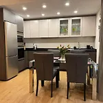 Apartamento America 15 Con Dos Banos Y Parking